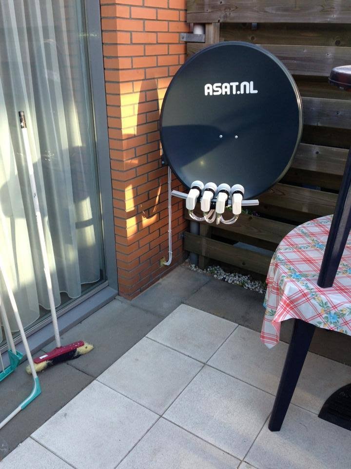 Installatie bij een balkon
